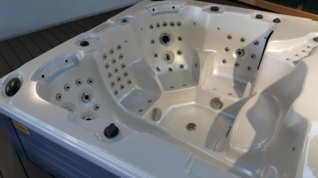 Плавательный спа-бассейн Sunrans SR-850 Плавательный спа-бассейн Sunrans SR-850